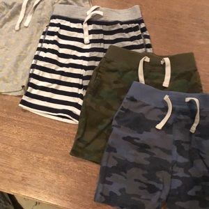 Gap shorts 18-24 mos 4 pairs